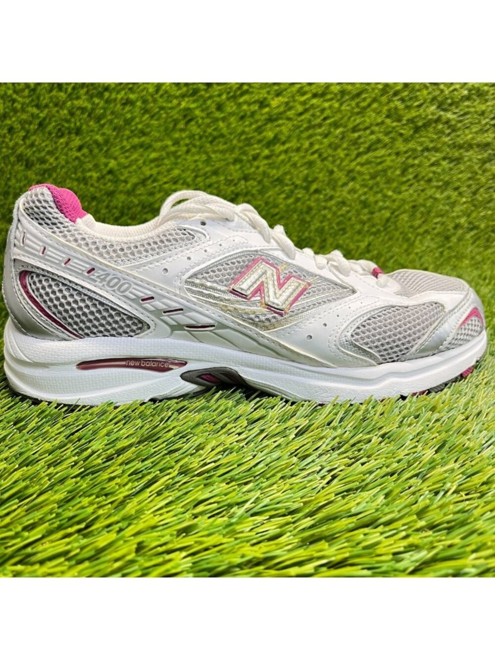 New Balance 400 Womens Size 8D Gray White Pink Athletic Running Shoes Sneakers